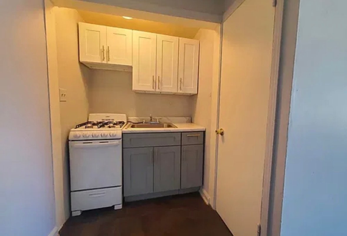 716 Sanford Ave #10C - Photo 4 of 4