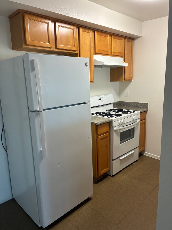 9015 Orion Ave #304 - Photo 2 of 12
