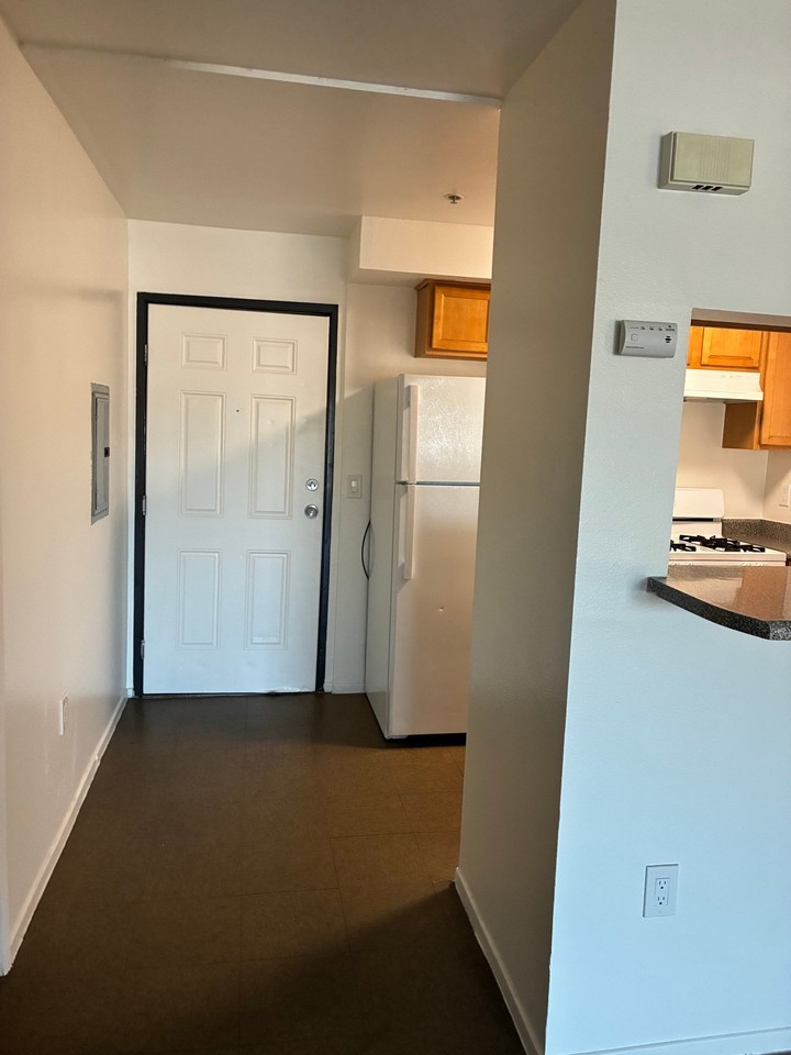 9015 Orion Ave #304 - Photo 4 of 12