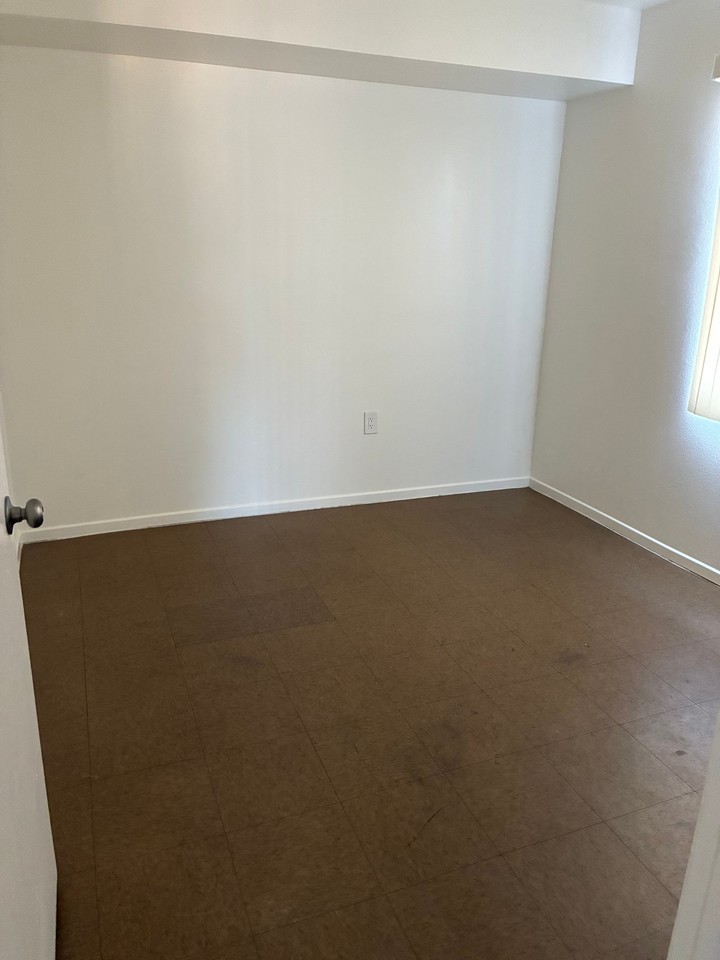 9015 Orion Ave #304 - Photo 5 of 12