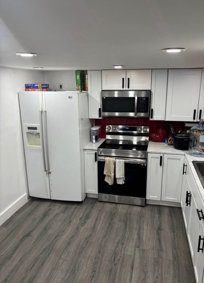 107 Summer St #B - Photo 2 of 11