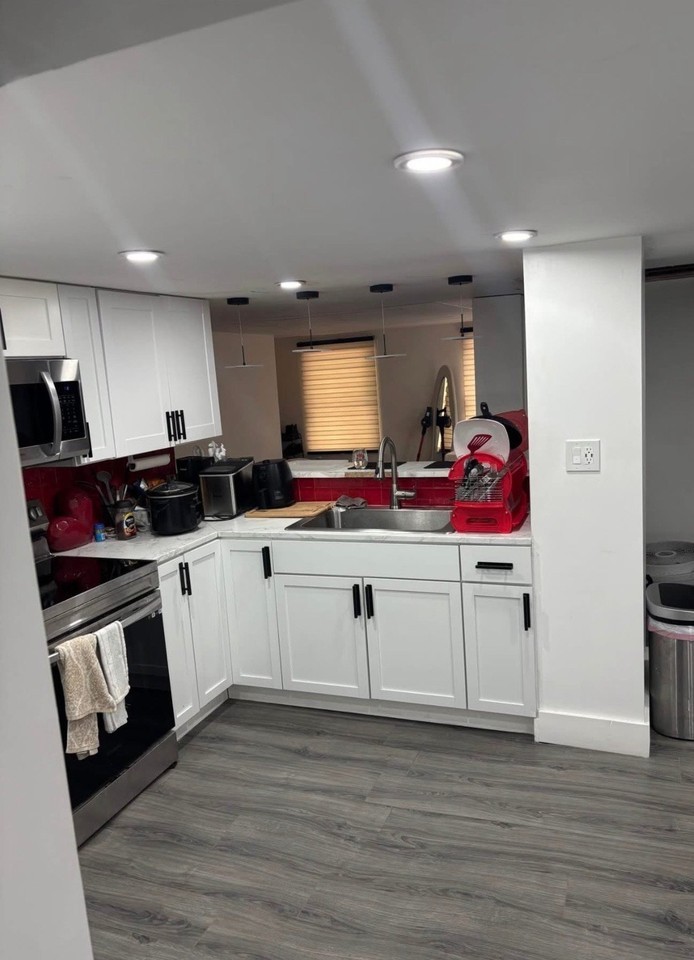 107 Summer St #B - Photo 3 of 11