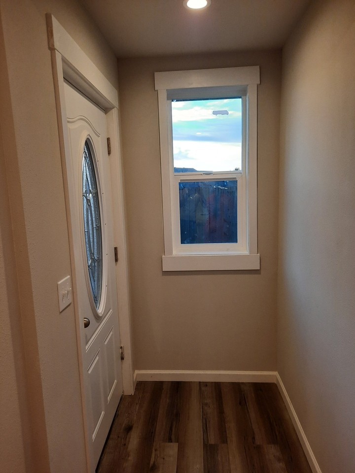 19118 105th Ave E #B - Photo 3 of 12