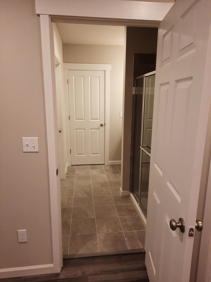 19118 105th Ave E #B - Photo 6 of 12