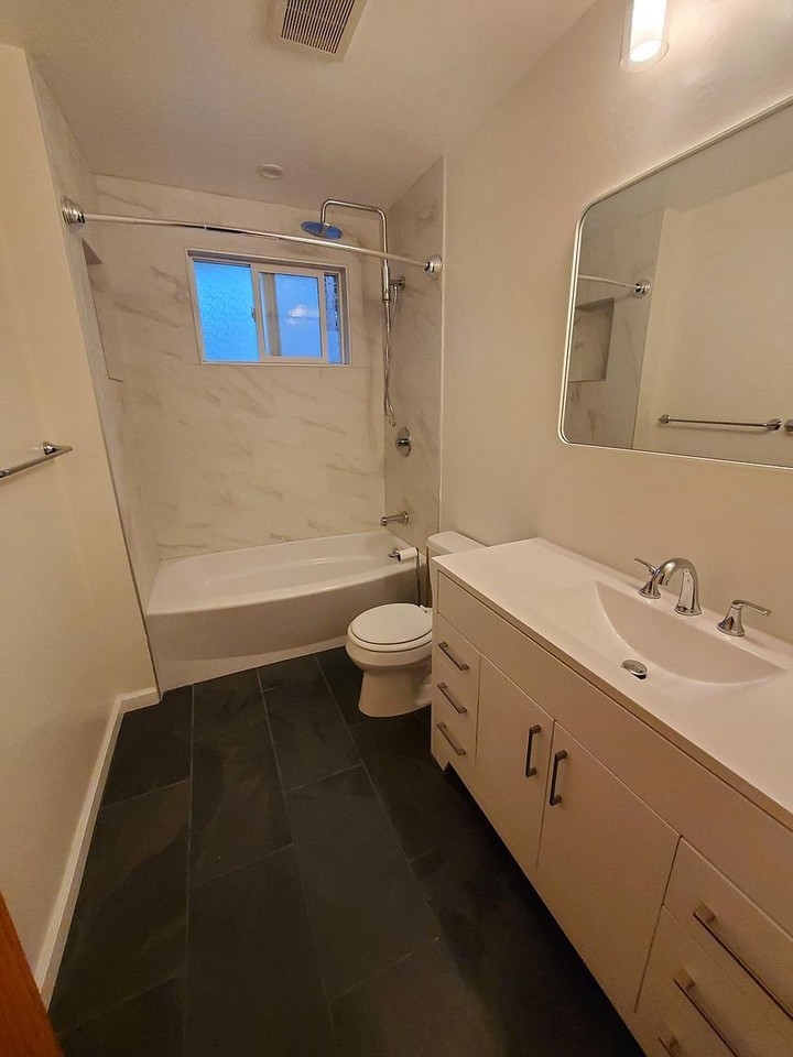586 Gardner St - Photo 4 of 7