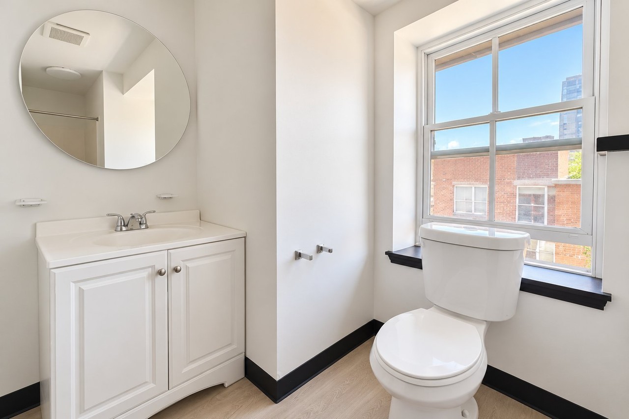 1626 N 16th St - Photo 4 of 9