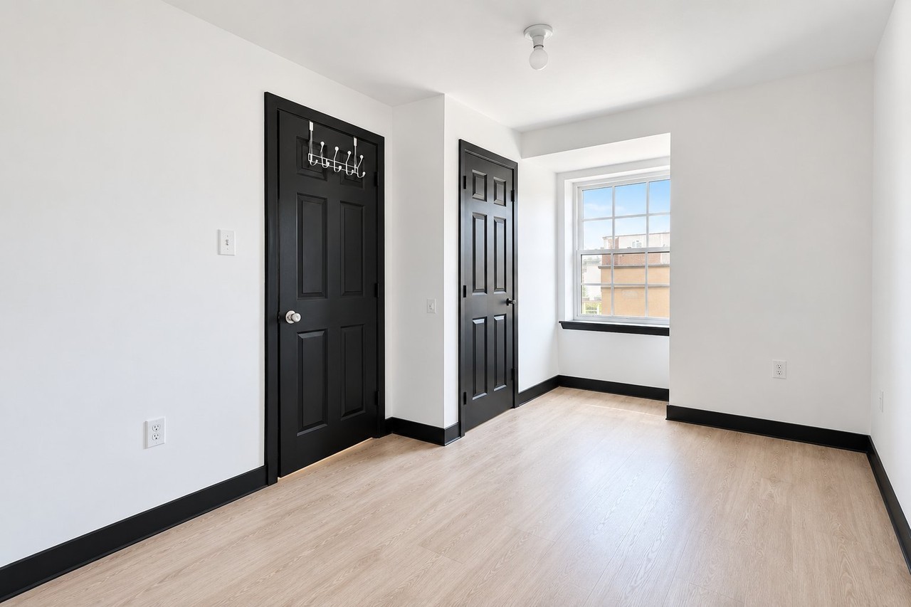 1626 N 16th St - Photo 5 of 9