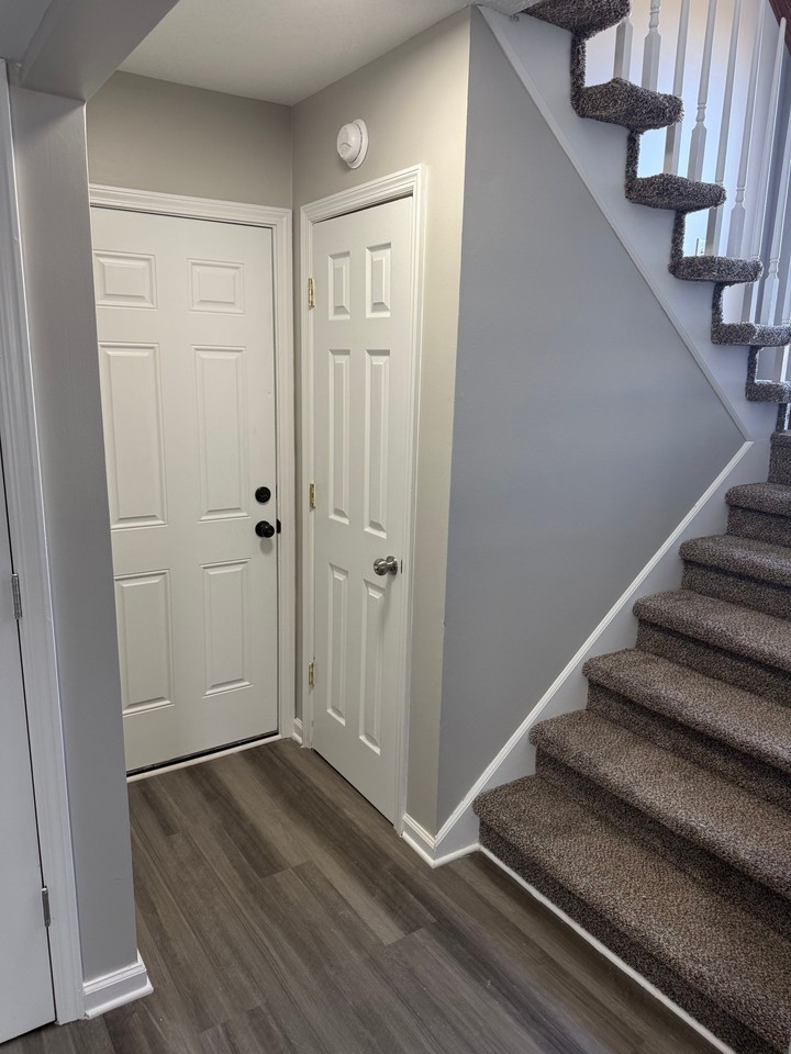 716 Pinoak Dr - Photo 4 of 12
