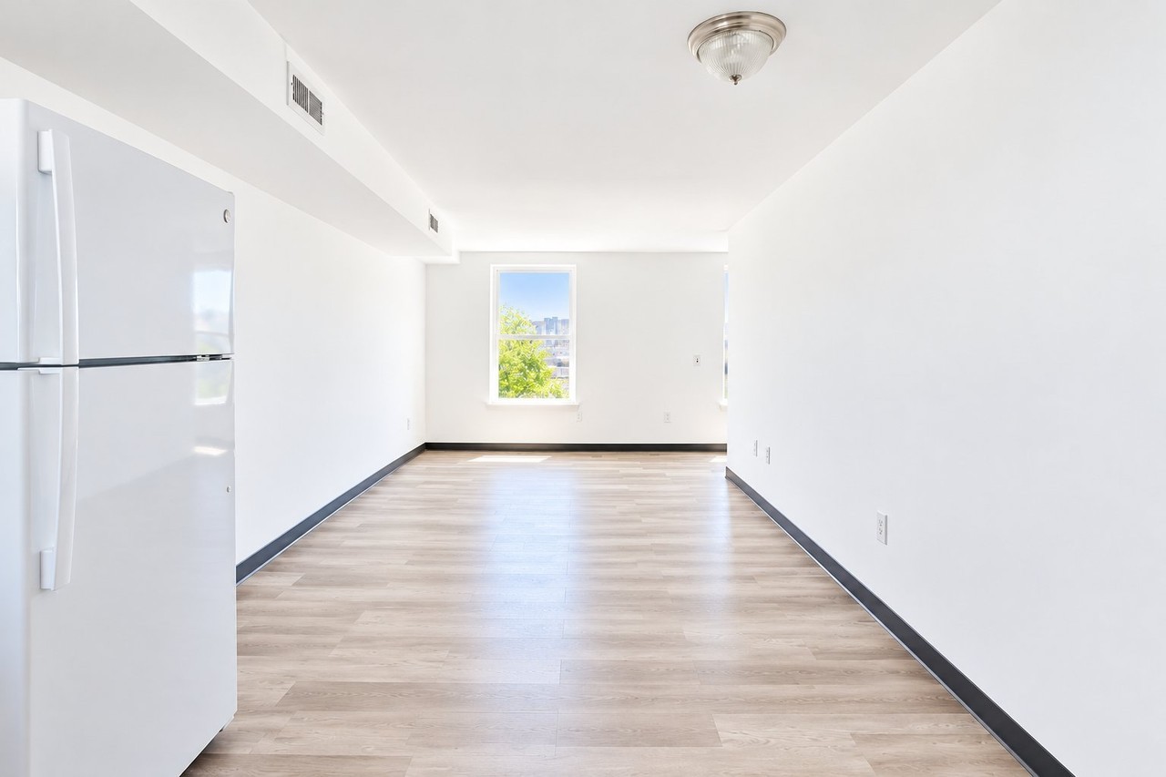 1611 N 16th St - Photo 5 of 6