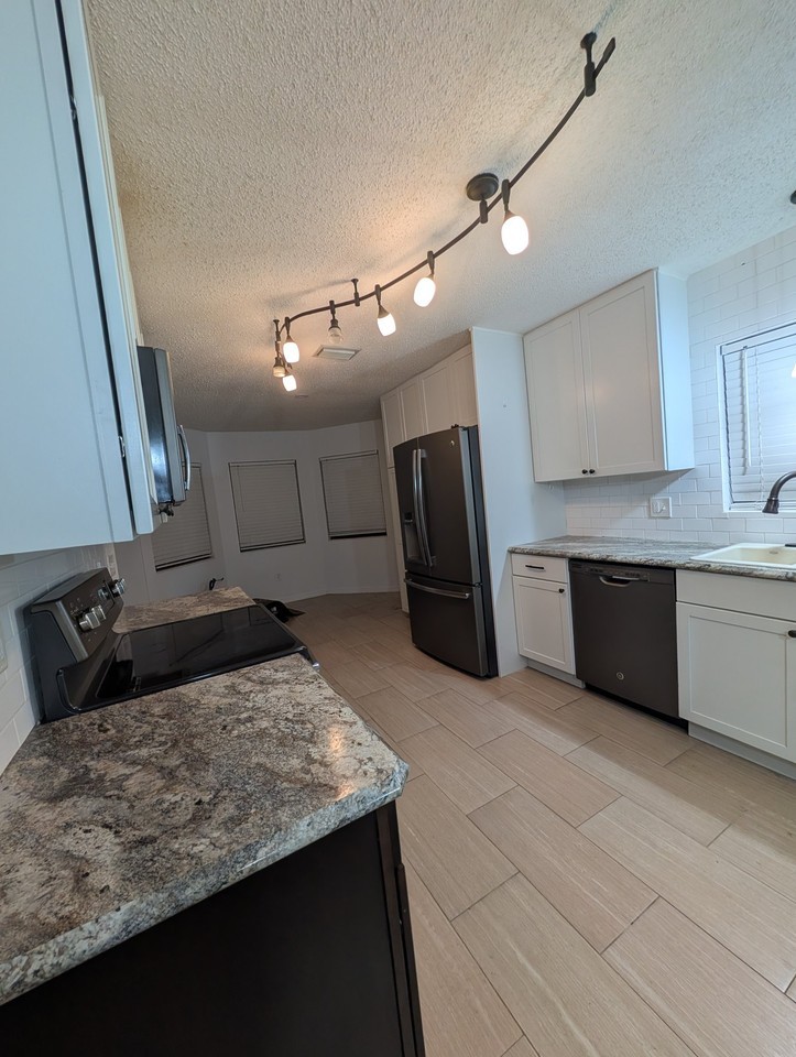 15 Bradmore Ln - Photo 3 of 13