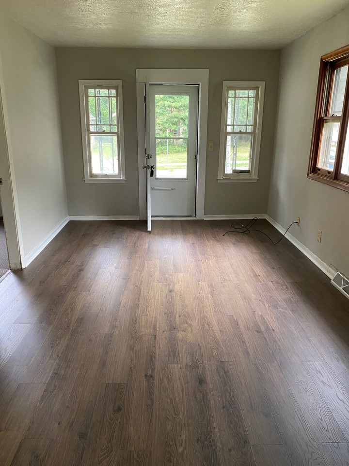 1213 Mccullough St - Photo 2 of 8