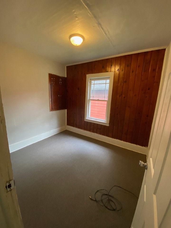 1213 Mccullough St - Photo 5 of 8