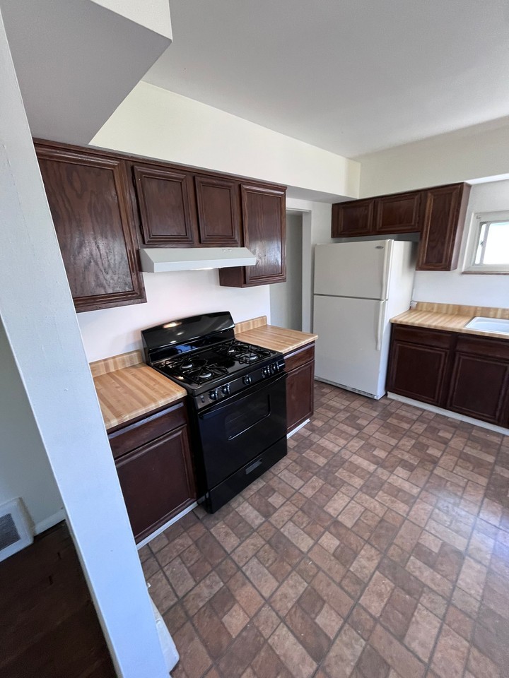 510 N Firestone Blvd - Photo 6 of 7