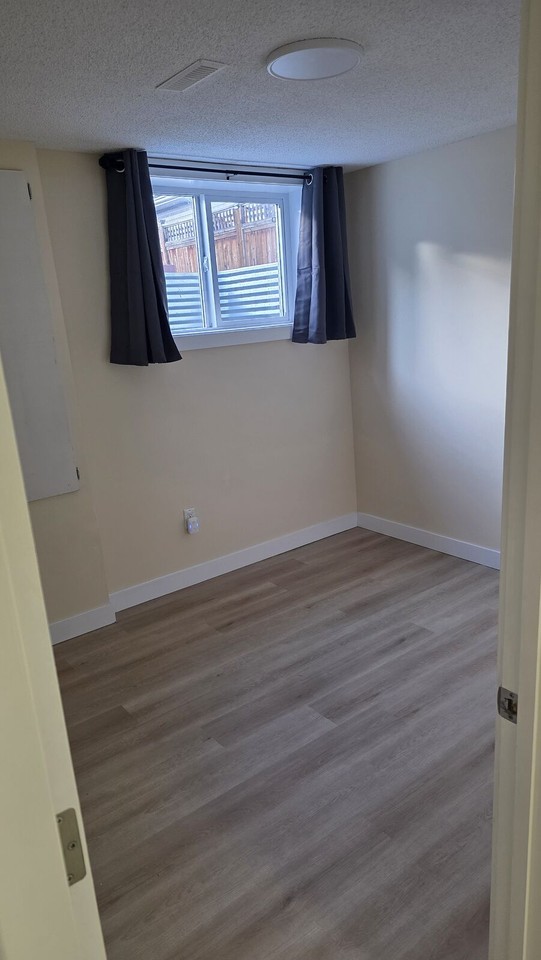 1463 43 St Ne - Photo 6 of 10