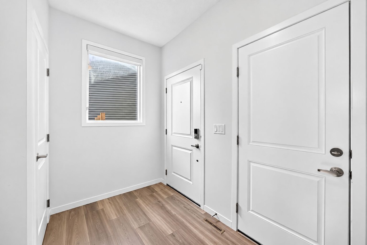 118 Belmont Cres Sw - Photo 3 of 29