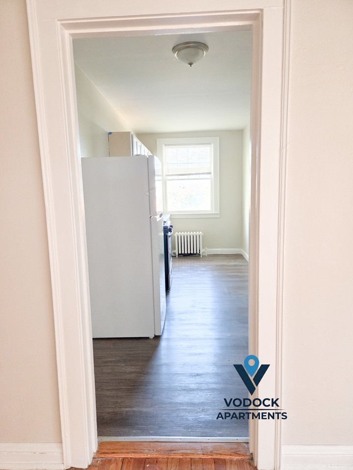 156 Collins St #B2