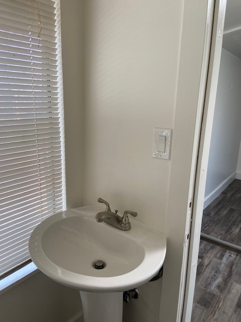 1007 Santiago Ave #B - Photo 7 of 10