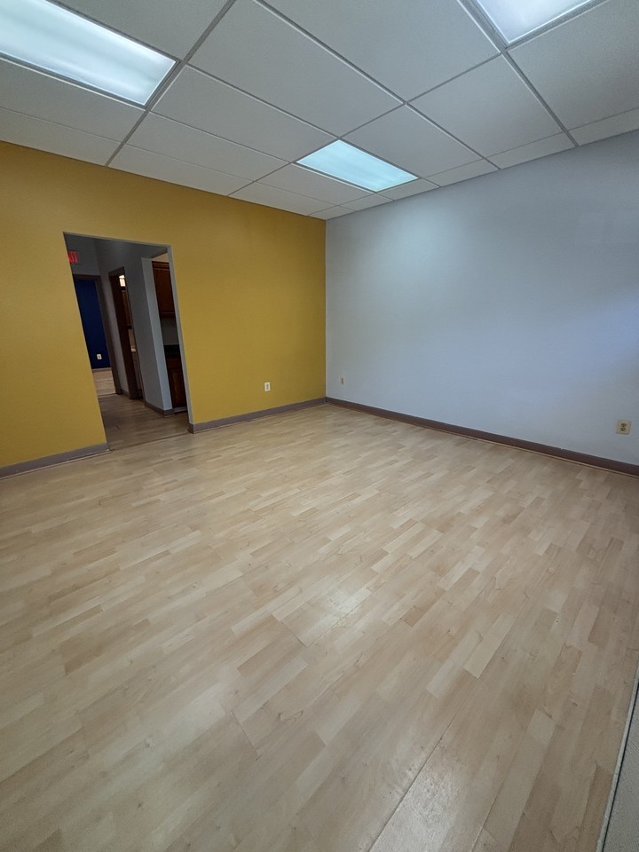 3308 Perry St #1 - Photo 3 of 9