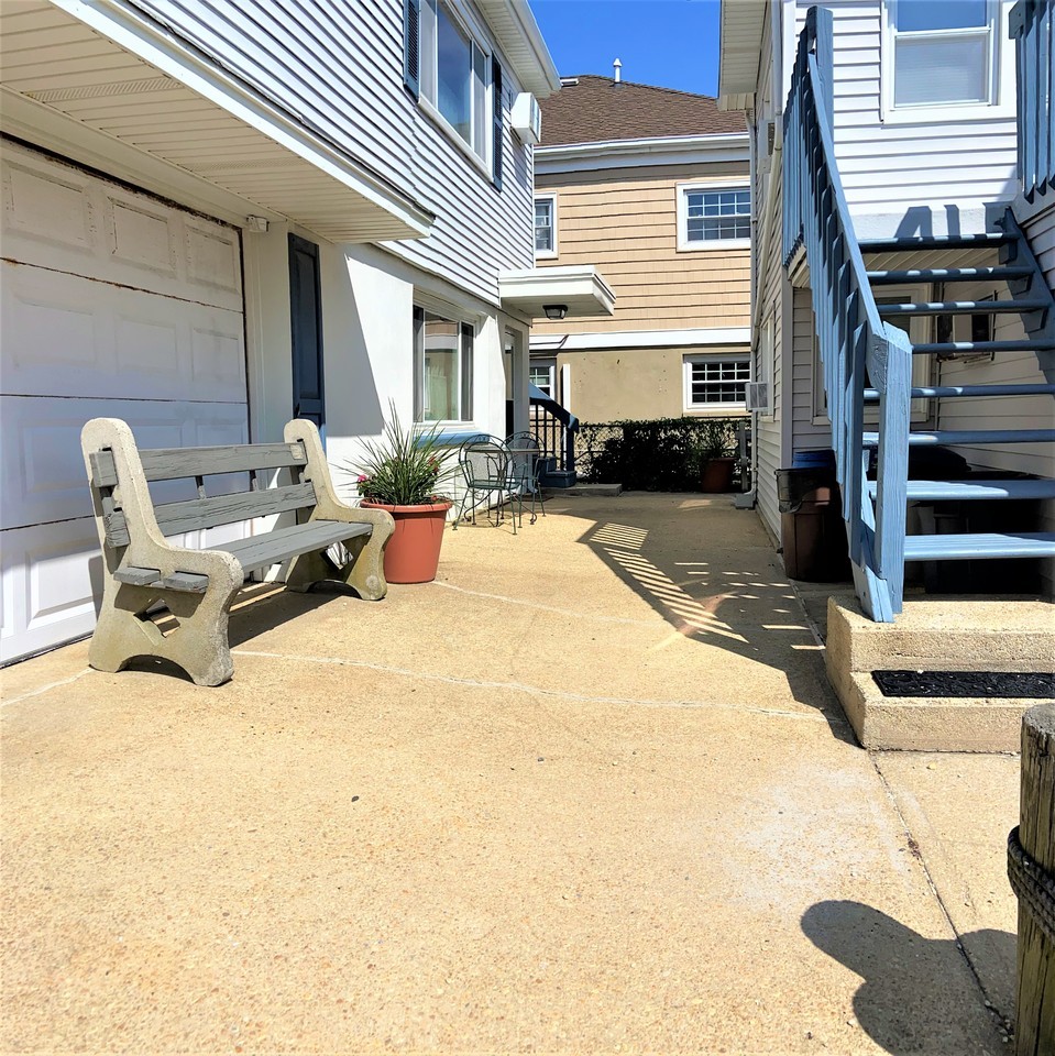 707 Sw Central Ave #A - Photo 2 of 15