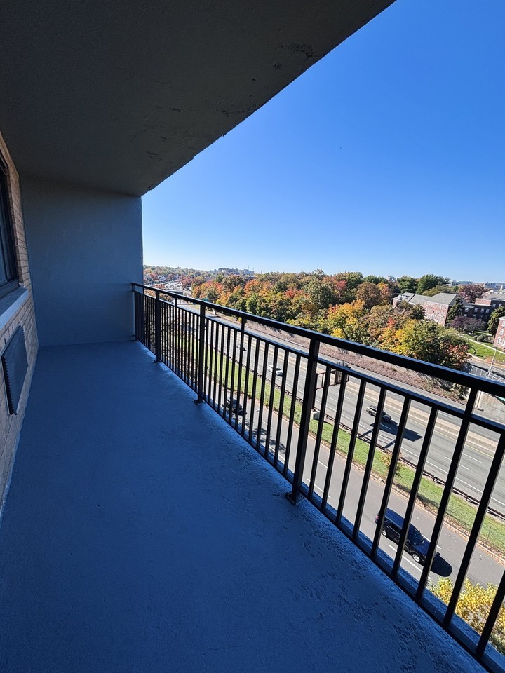 60 Parkway Dr E #9H - Photo 7 of 15