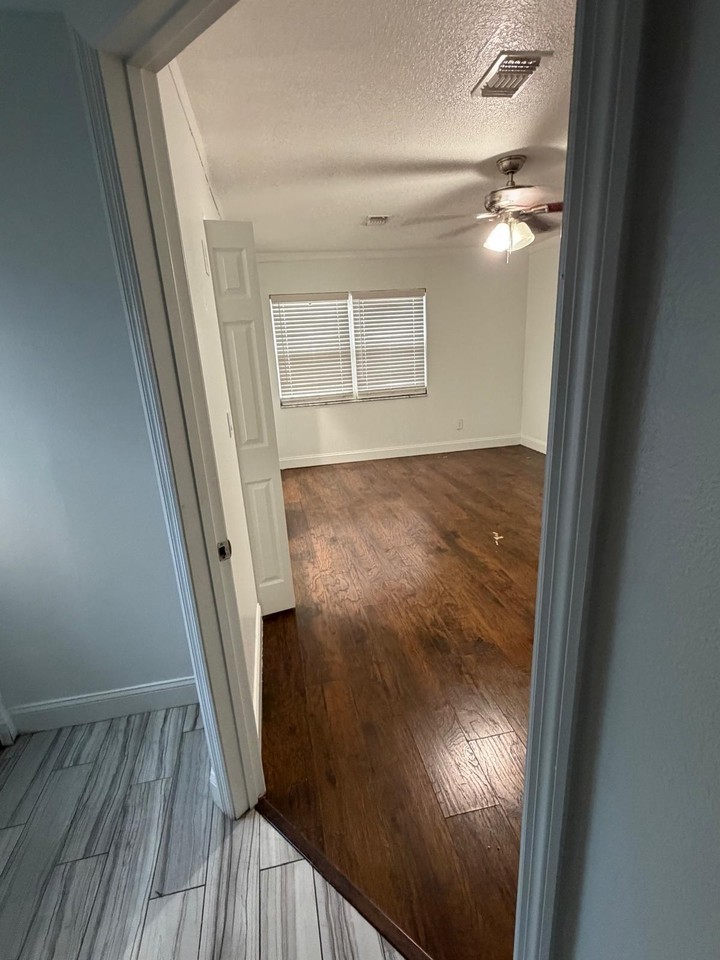 105 Jeffrey Dr #2 - Photo 2 of 13