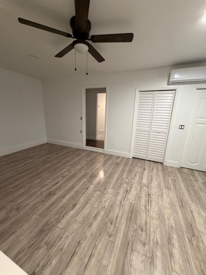 105 Jeffrey Dr #2 - Photo 3 of 13