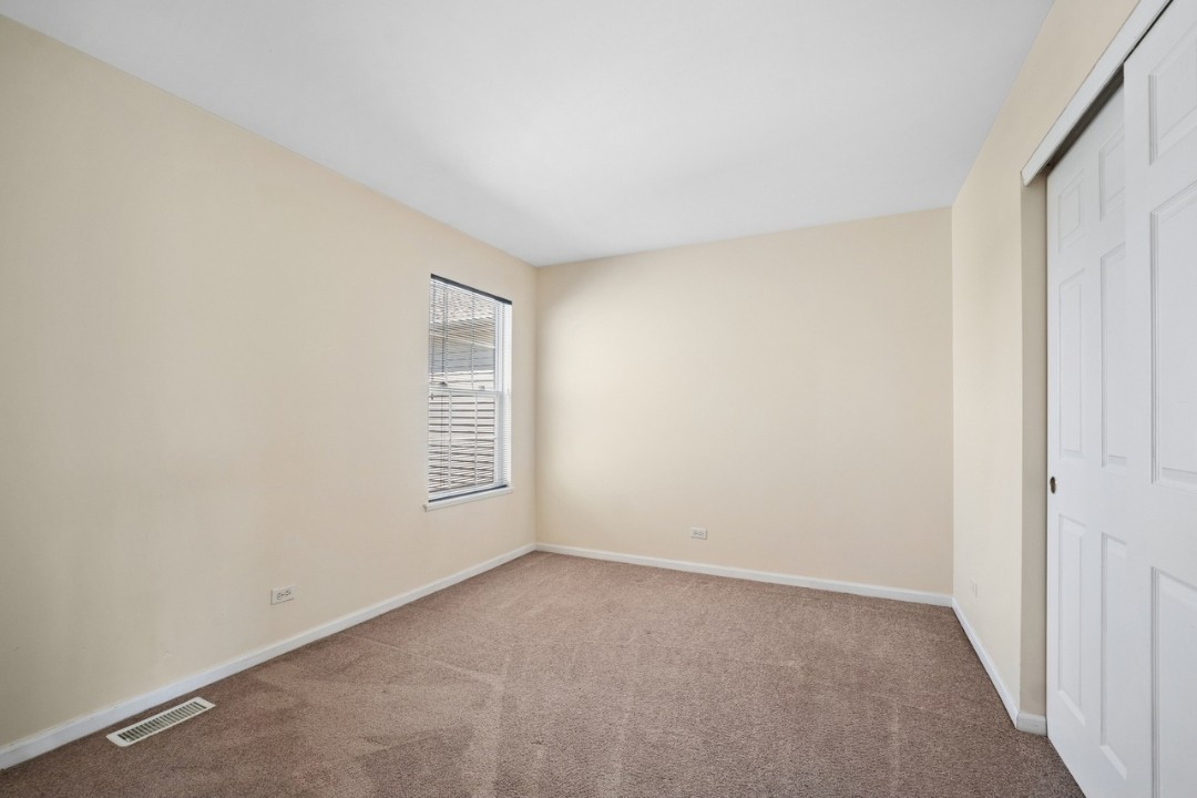 946 Cynthia Ln #NA - Photo 5 of 17