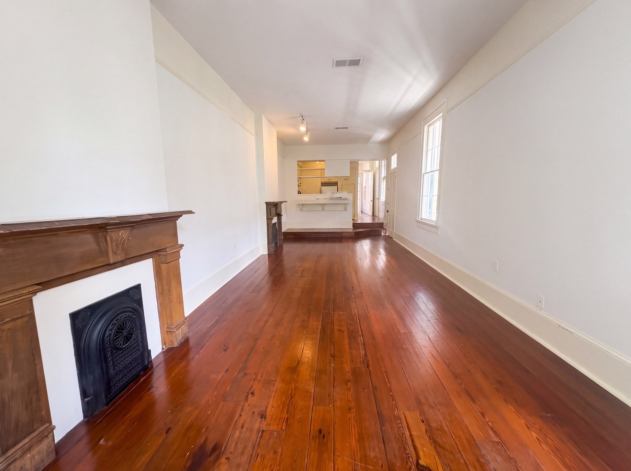 1526 Saint Mary St #B - Photo 2 of 15