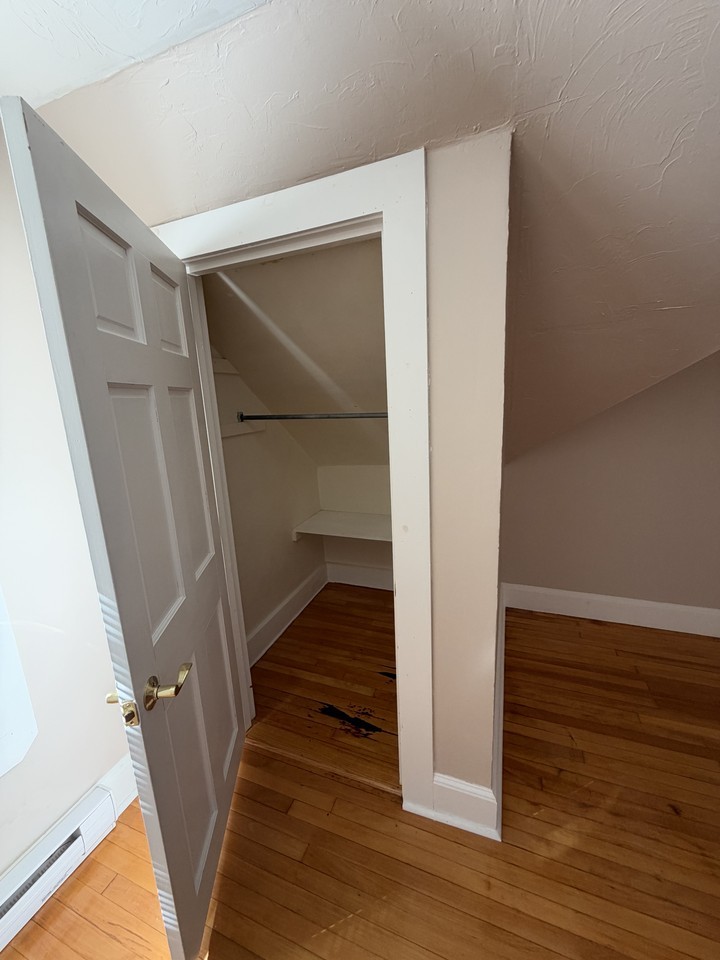Falmouth St #3 - Photo 4 of 10