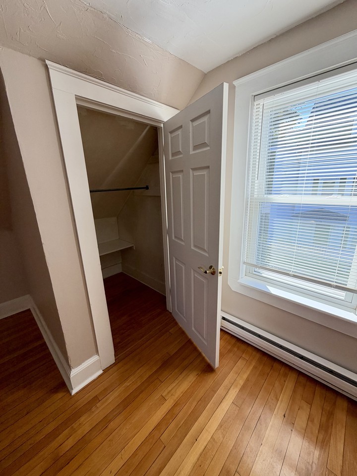 Falmouth St #3 - Photo 5 of 10