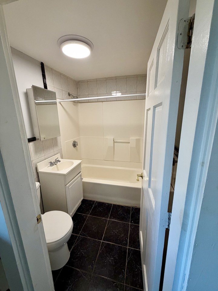 Falmouth St #3 - Photo 6 of 10