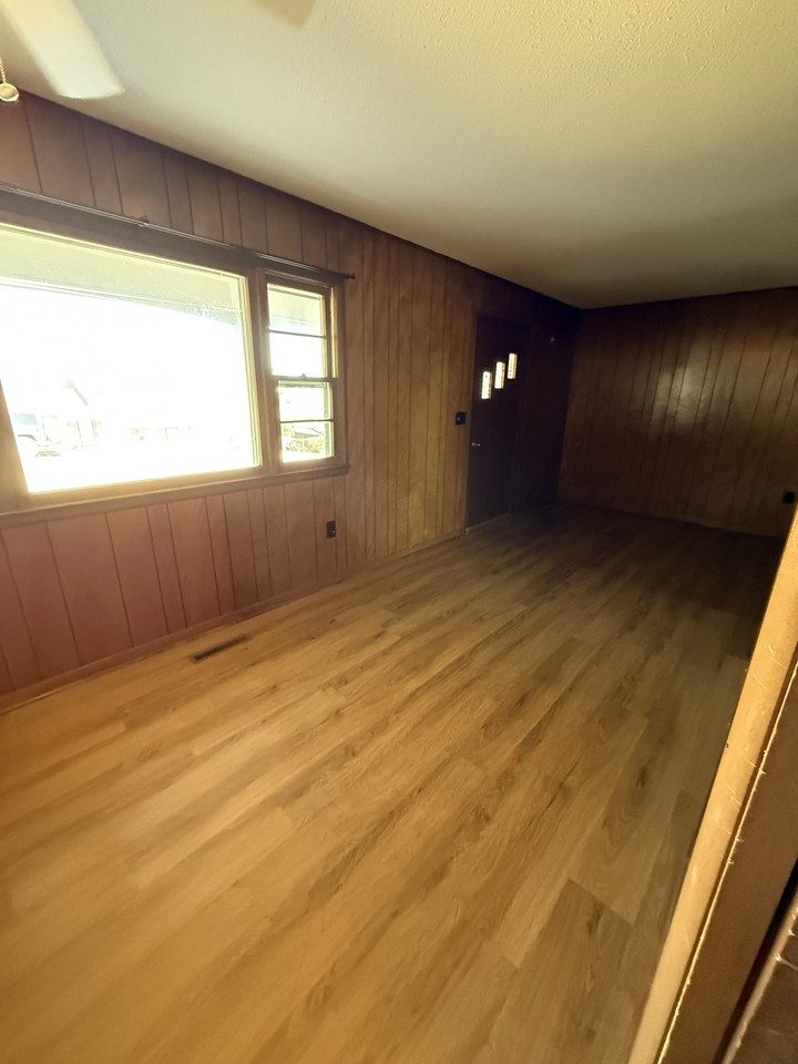 1802 Neihardt Ave #NA - Photo 3 of 24