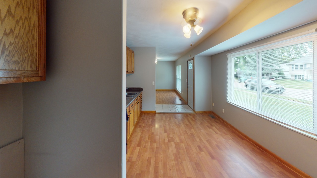 614 Good St #1 - Photo 6 of 16