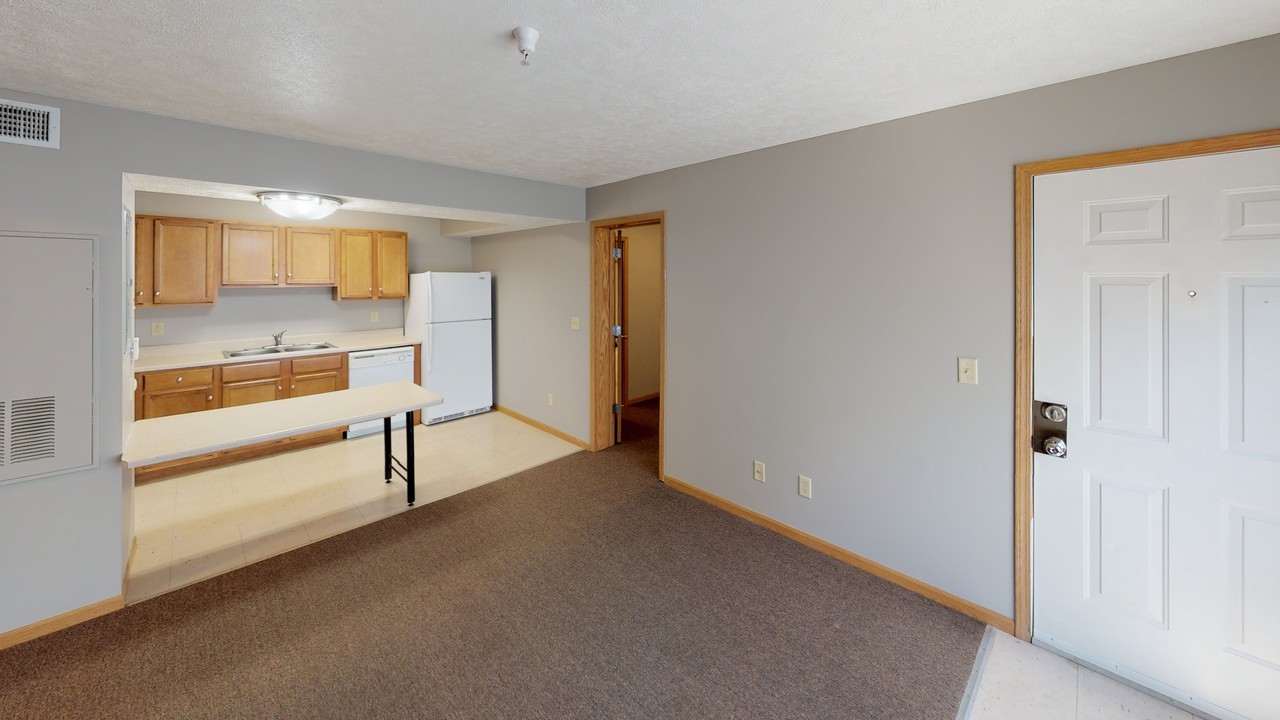 1612 Sauk Rd #2102 - Photo 2 of 10