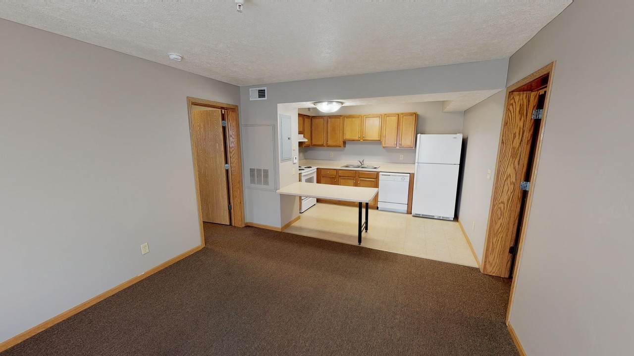 1612 Sauk Rd #2102 - Photo 3 of 10