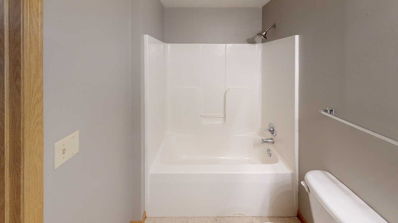 1612 Sauk Rd #2102 - Photo 4 of 10