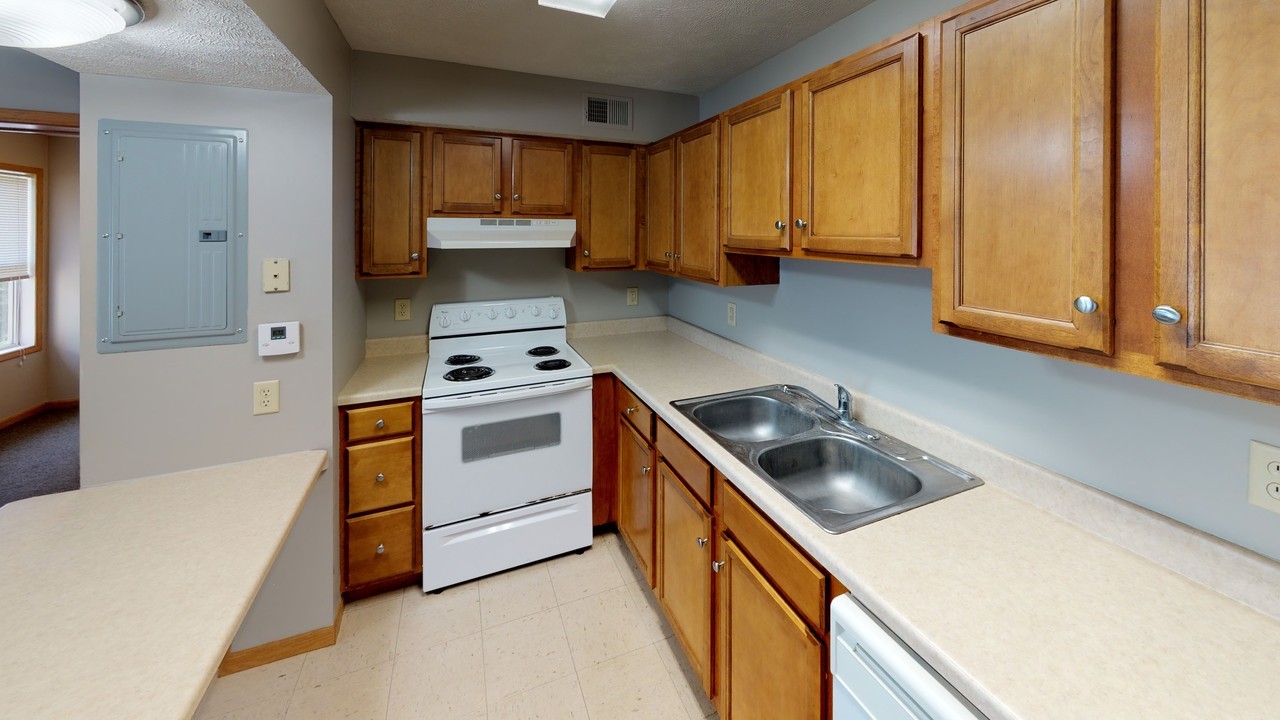 1612 Sauk Rd #2102 - Photo 5 of 10