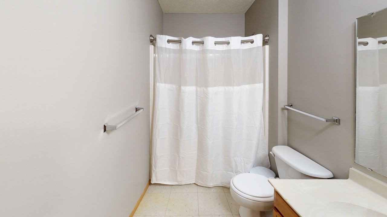 1612 Sauk Rd #2102 - Photo 6 of 10