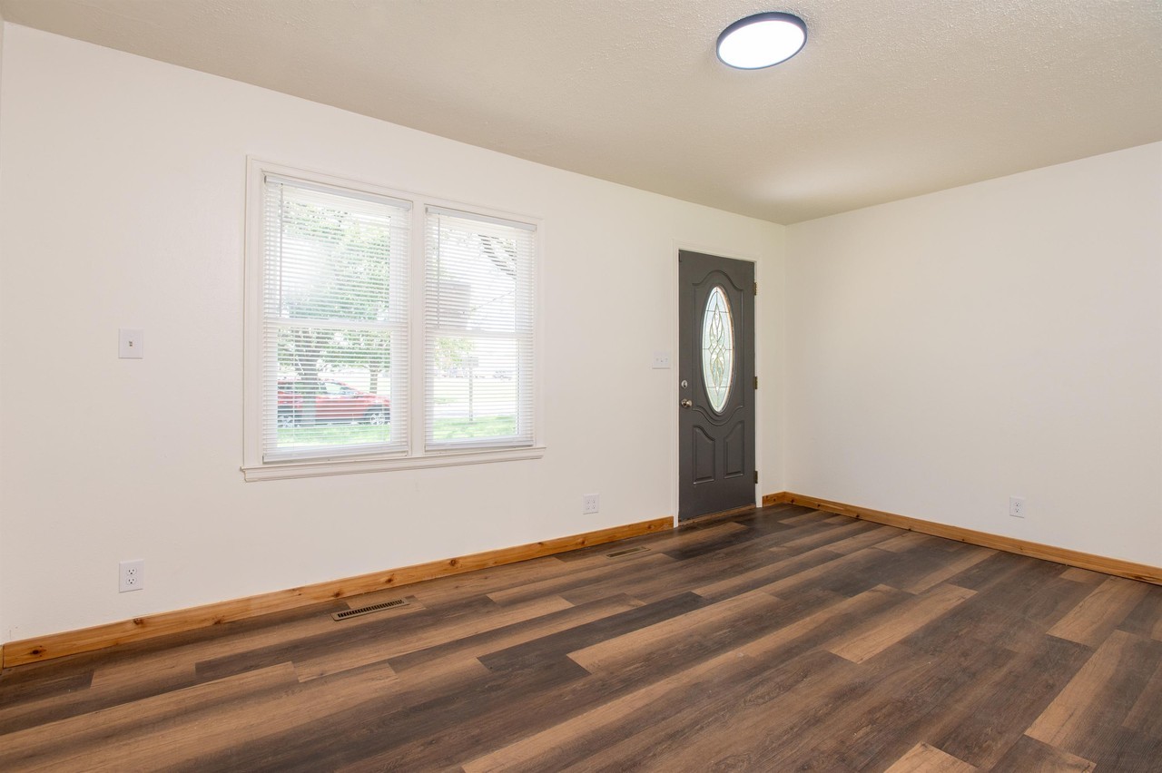 2345 S Greenwood St #1 - Photo 5 of 27