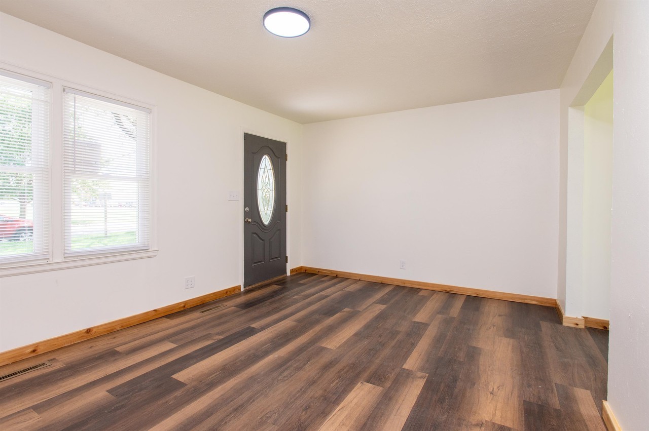 2345 S Greenwood St #1 - Photo 6 of 27