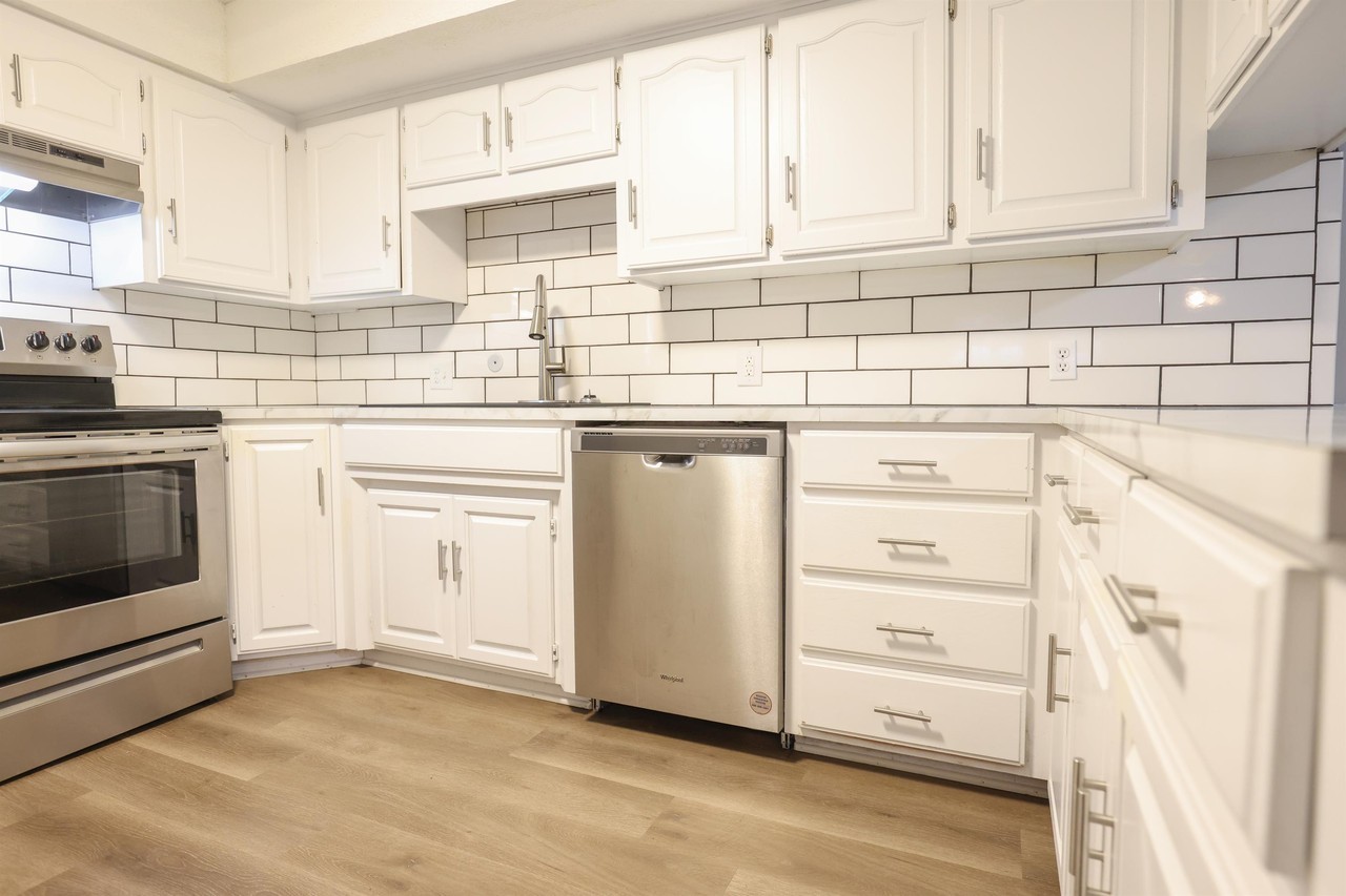 5820 Erskine St #5828-10 - Photo 3 of 34