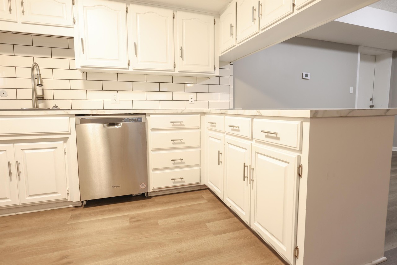 5820 Erskine St #5828-10 - Photo 4 of 34