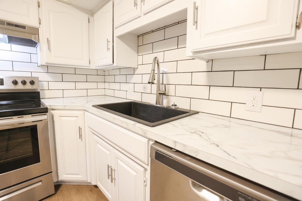5820 Erskine St #5828-10 - Photo 7 of 34