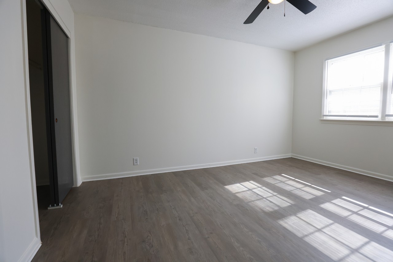 2922 N 54th St #4 - Photo 7 of 12