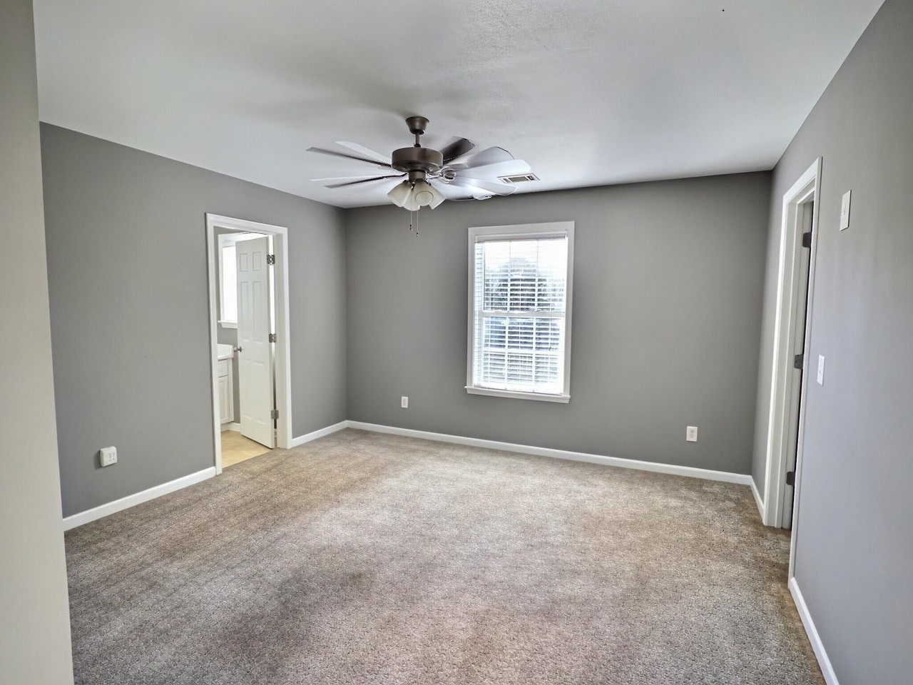 6087 Village W Lane - Photo 7 of 16