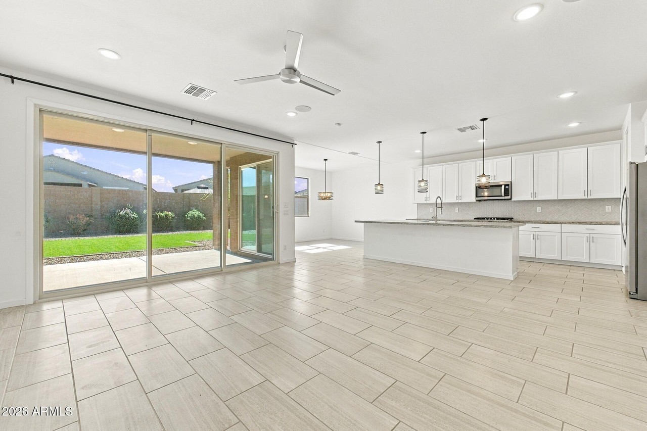 40397 W Williams Way - Photo 2 of 23