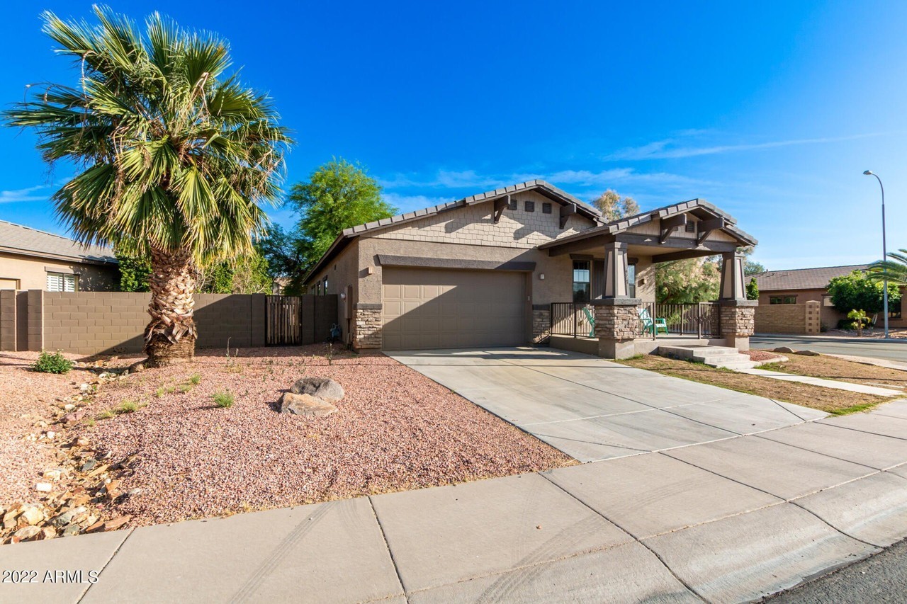 1437 W Pelican Ct - Photo 2 of 39