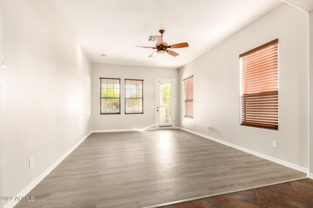 1437 W Pelican Ct - Photo 7 of 39