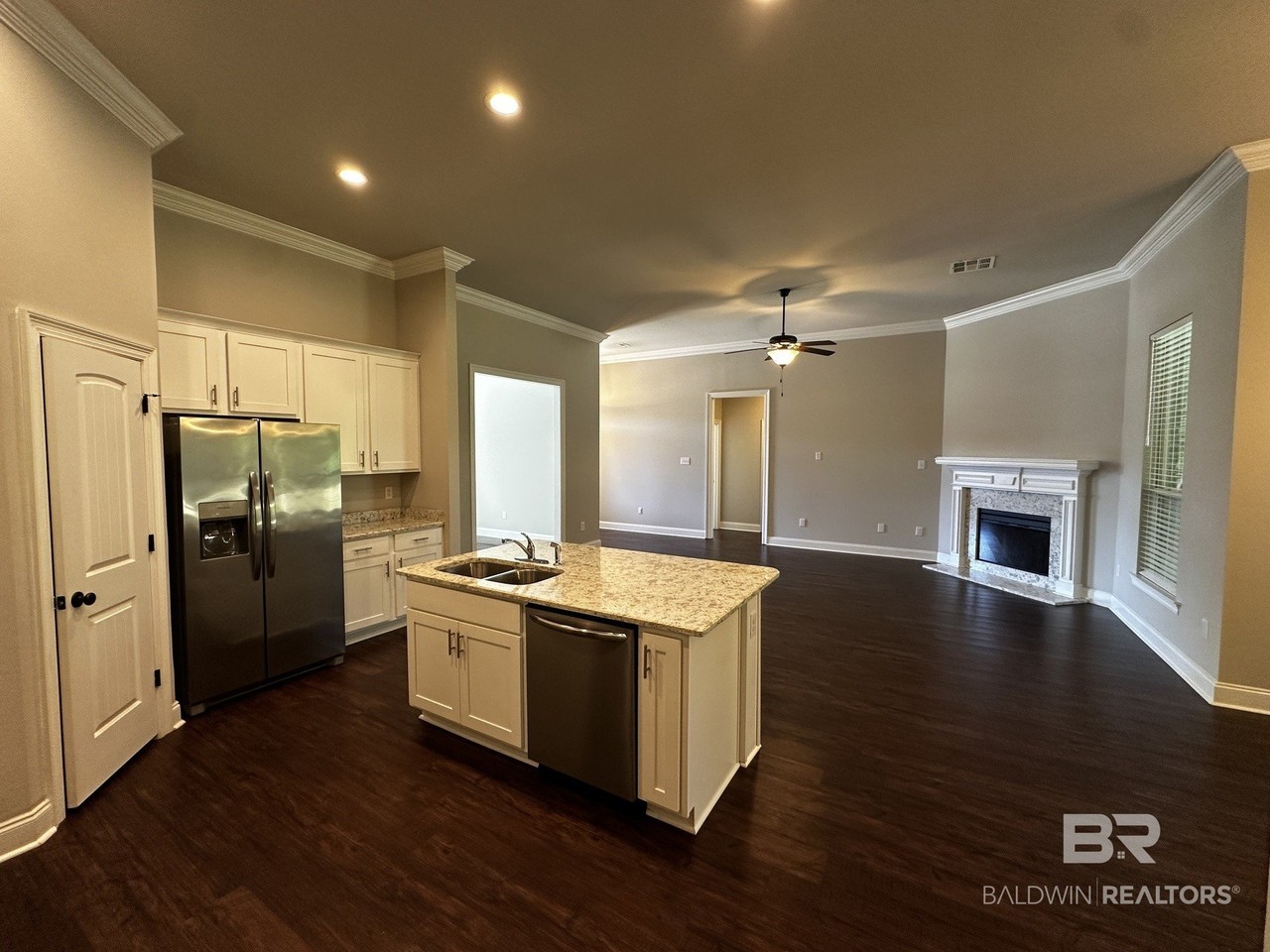 524 Crackwillow Ave - Photo 3 of 30