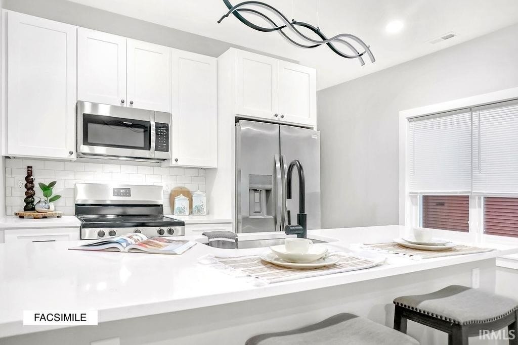405 N Clark St - Photo 7 of 13